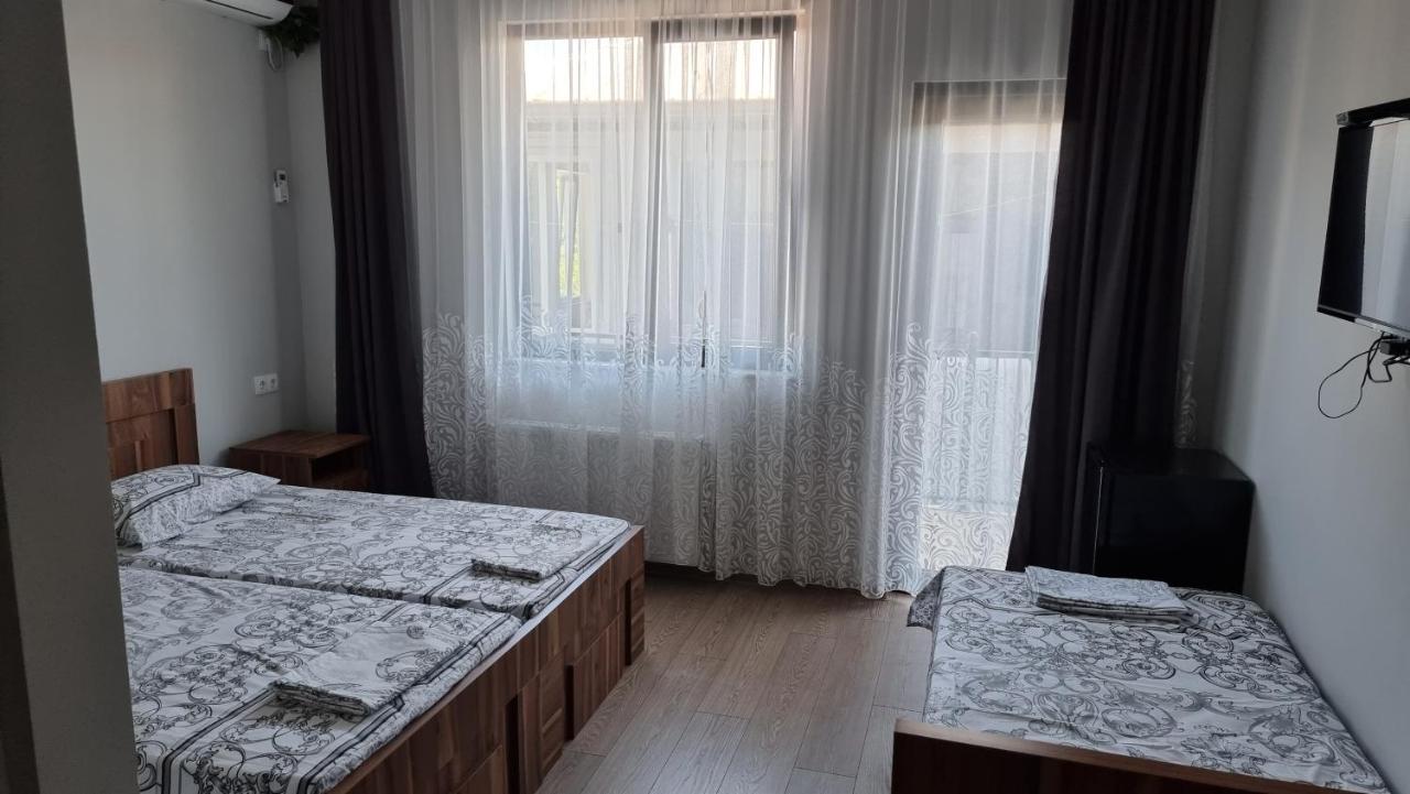 French Hotel Кобулети Экстерьер фото